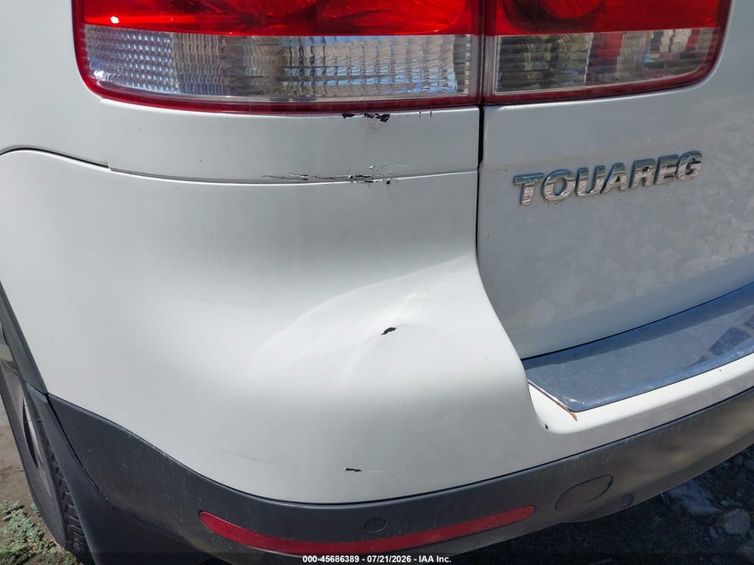 2004 VOLKSWAGEN TOUAREG auction photo 6