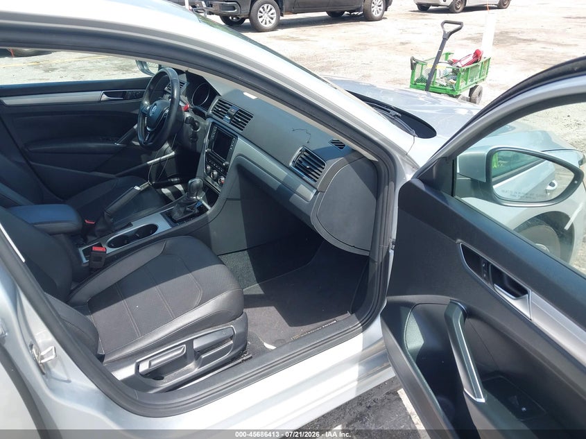 VOLKSWAGEN PASSAT 2019 VIN 1VWLA7A3XKC005295
