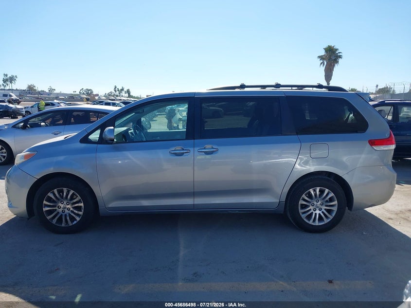 2014 Toyota Sienna Xle V6 8 Passenger VIN: 5TDYK3DC8ES482319 Lot: 45686498