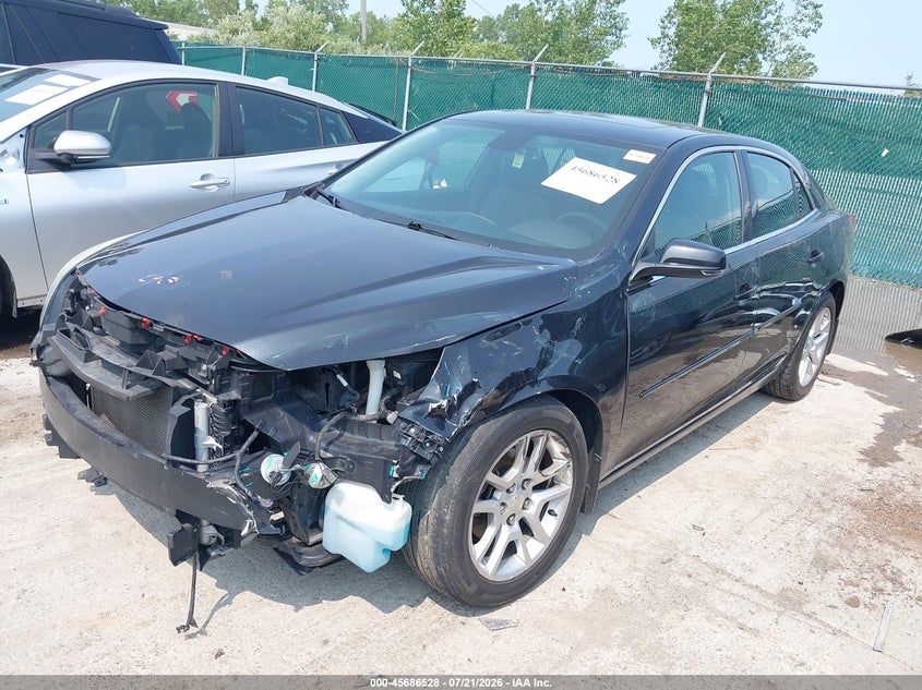 2015 Chevrolet Malibu, Left Front, IAAI, VIN 1G11C5SL1FF189949 — photo 2