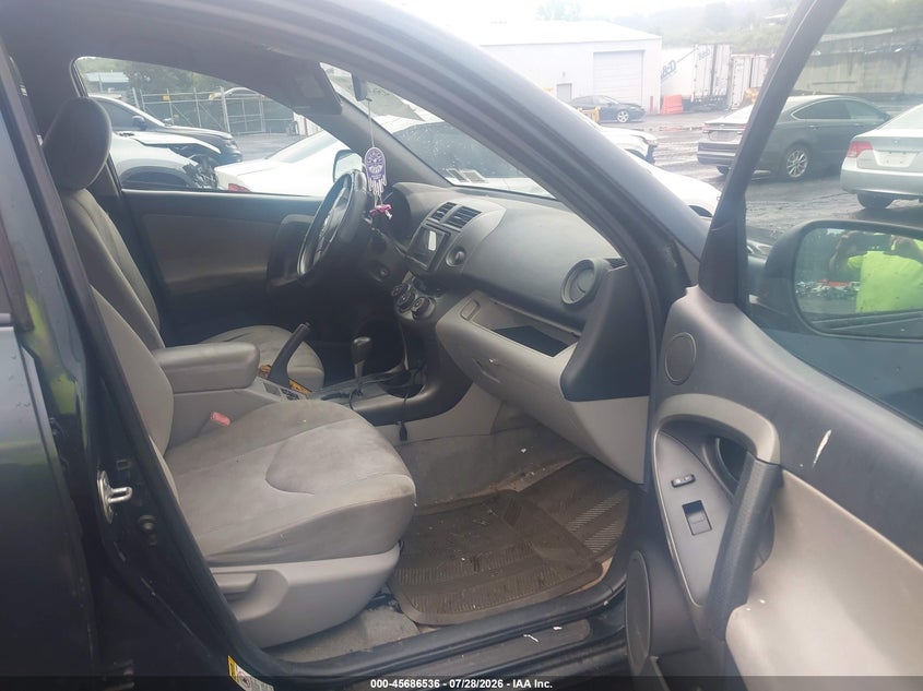 2011 TOYOTA RAV4 auction photo 5