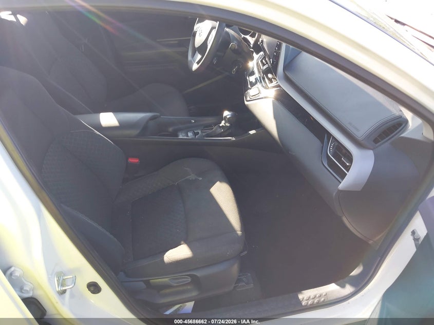 2021 TOYOTA C-HR auction photo 5