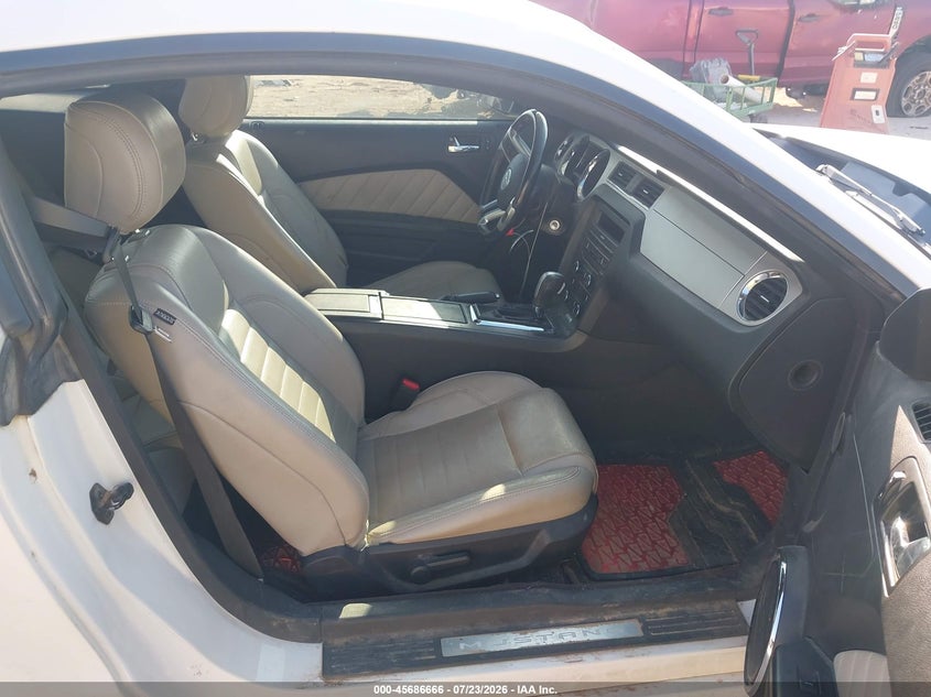 2013 FORD MUSTANG auction photo 5
