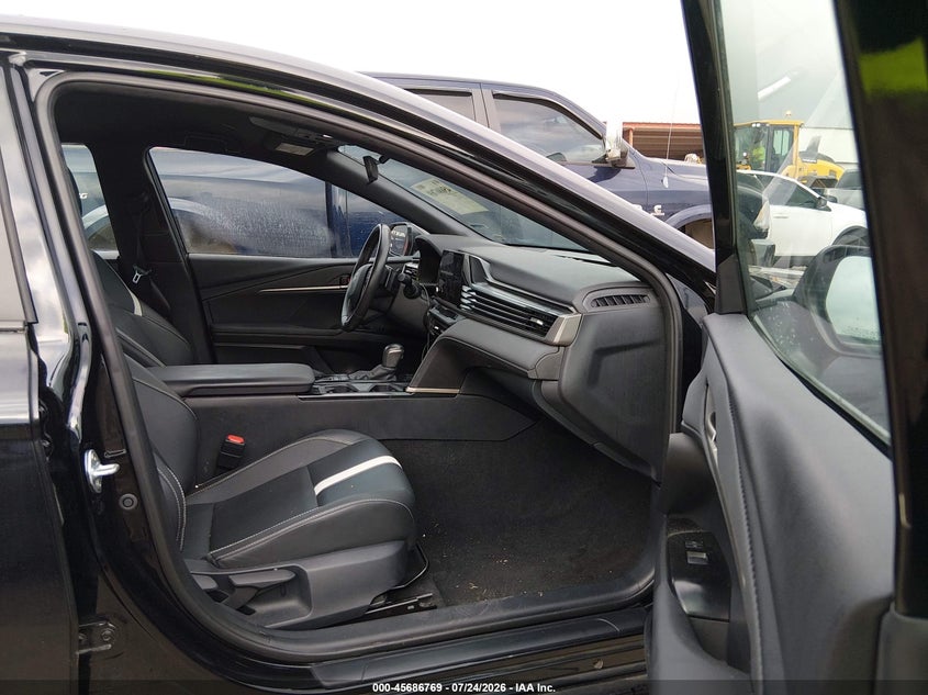 2025 TOYOTA CAMRY auction photo 5