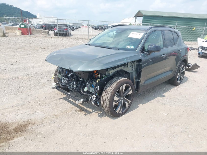 Vin: yv4l12uc4t2772243, lot: 46185396, volvo xc40 plus, b5 awd gas (mild hybrid), dark 20262