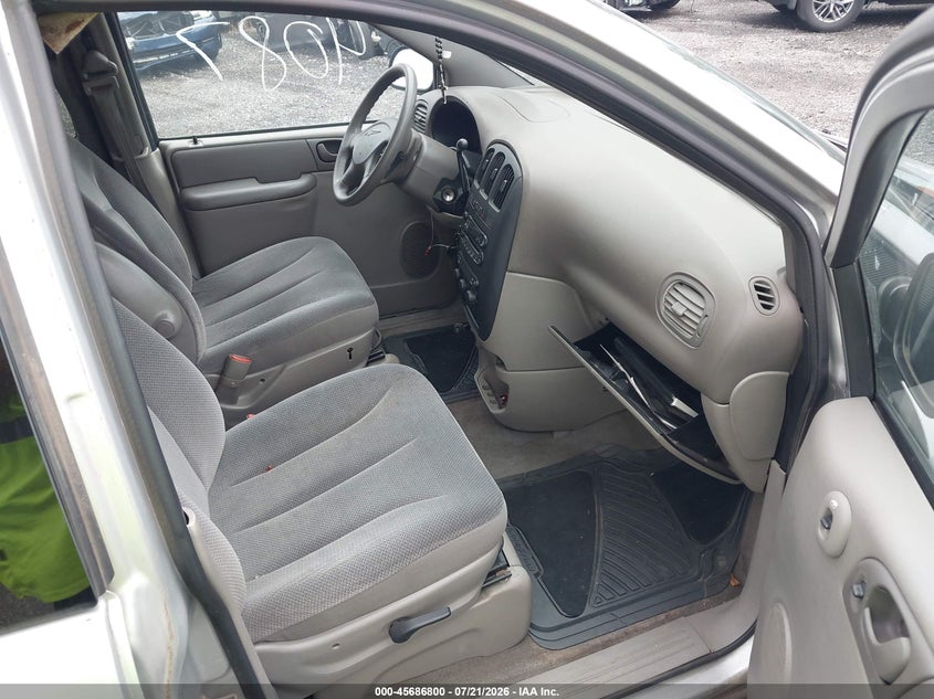 2002 CHRYSLER VOYAGER auction photo 5