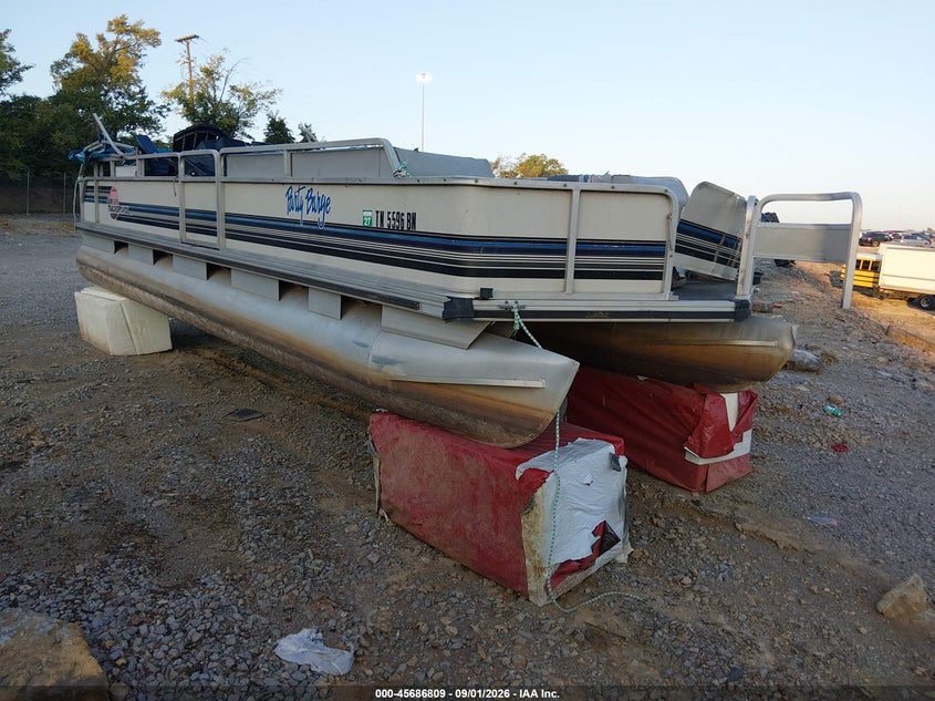 1992 SUNTRACKER PONTOON auction photo 1