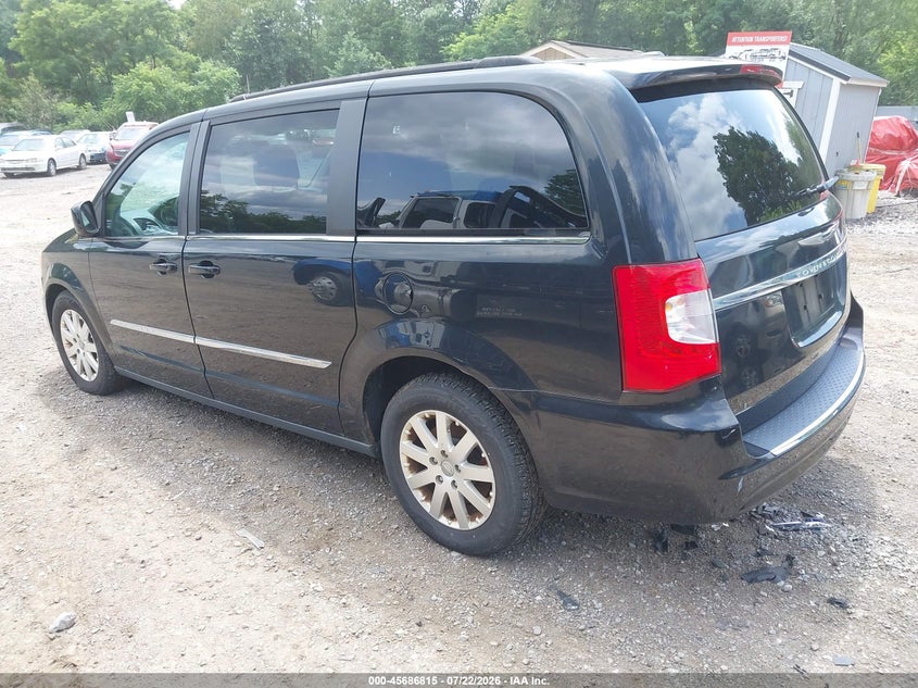 2013 CHRYSLER TOWN & COUNTRY auction photo 3