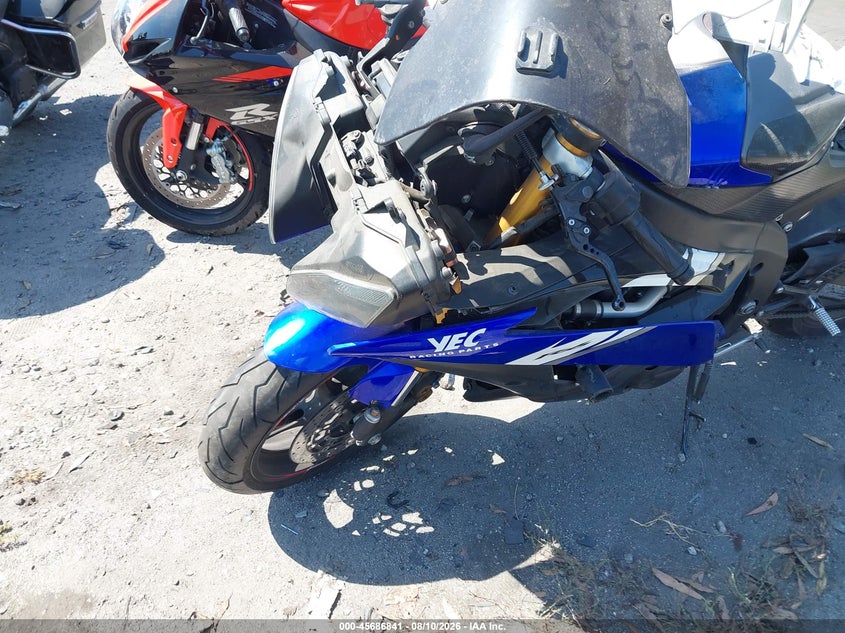 2015 YAMAHA YZFR6 auction photo 2