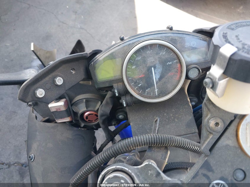2015 YAMAHA YZFR6 auction photo 7