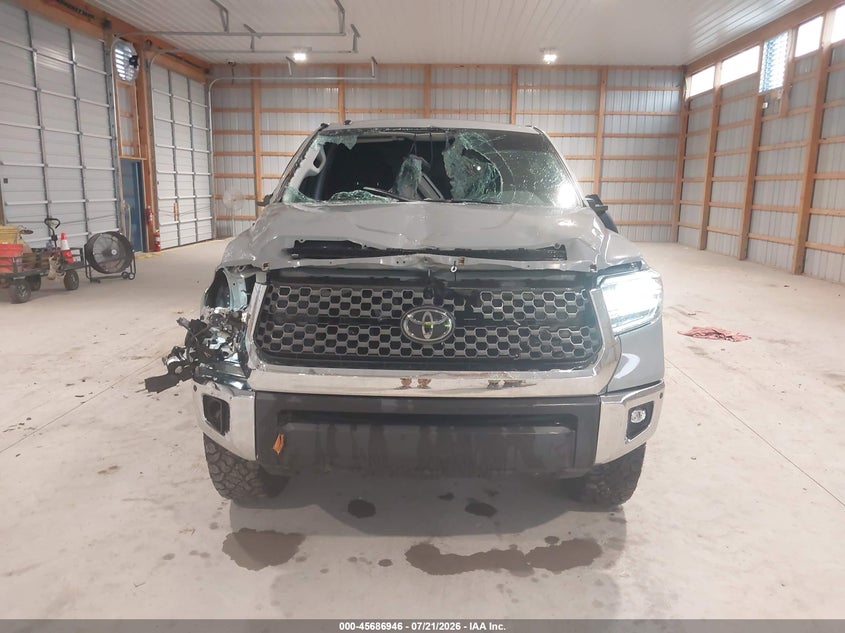 2018 Toyota Tundra Sr5 5.7L V8 VIN: 5TFDY5F12JX751956 Lot: 45686946