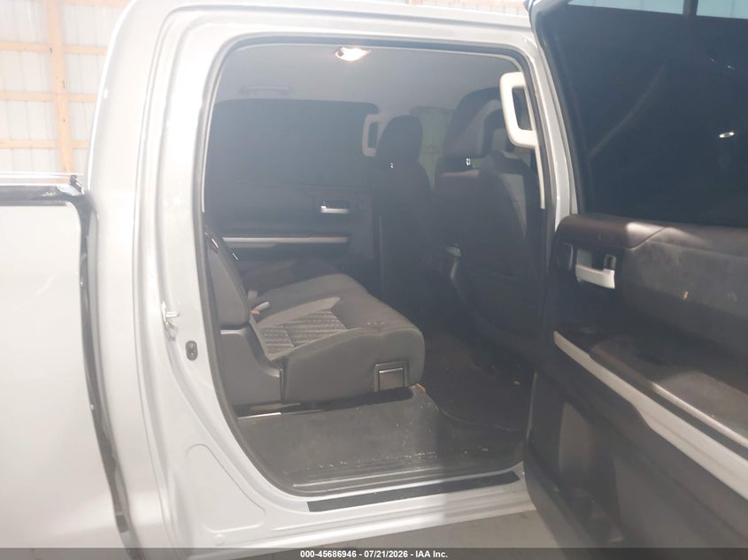 2018 Toyota Tundra Sr5 5.7L V8 VIN: 5TFDY5F12JX751956 Lot: 45686946