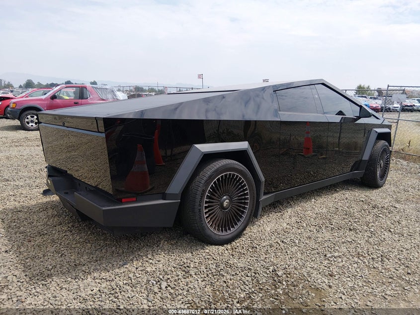 2025 Tesla Cybertruck All-Wheel Drive VIN: 7G2CEHEDXSA078146 Lot: 45687012