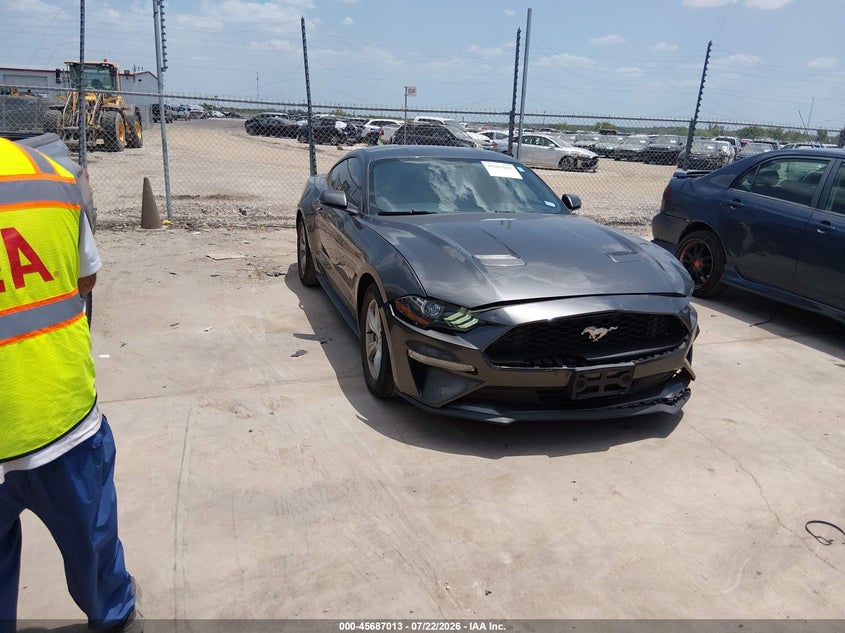 FORD MUSTANG - zdjęcie 1