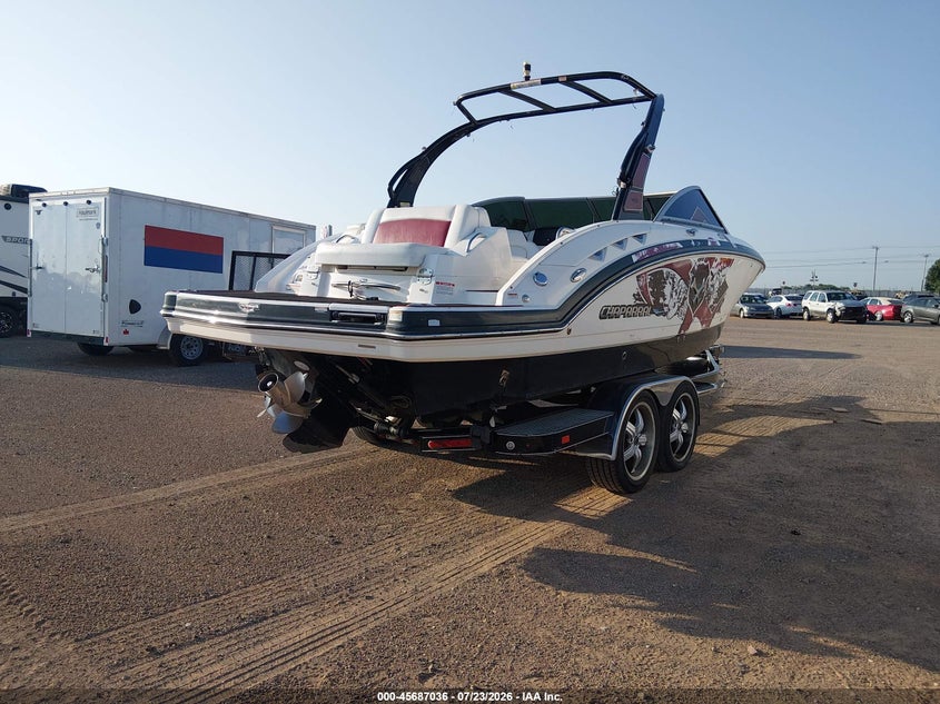 2013 CHAPARRAL 24' auction photo 3