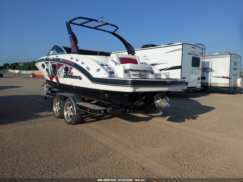 2013 CHAPARRAL 24' auction photo 4