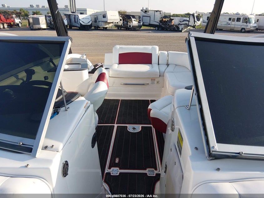 2013 CHAPARRAL 24' auction photo 8
