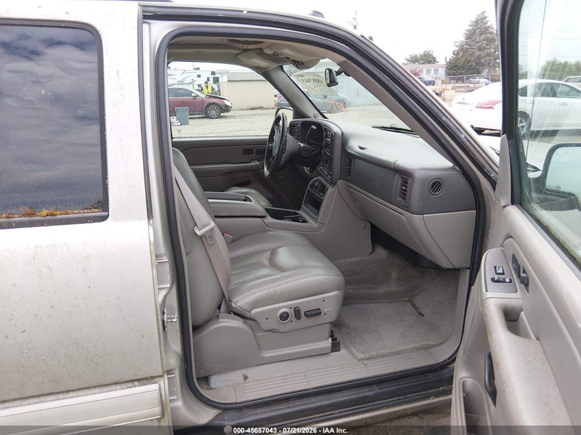 2004 CHEVROLET SUBURBAN 1500 auction photo 5
