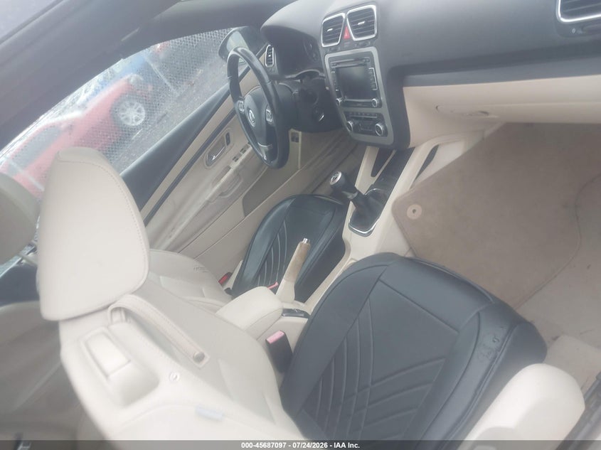 2011 VOLKSWAGEN EOS auction photo 5