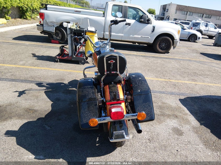 2016 HARLEY-DAVIDSON FLSTC auction photo 6