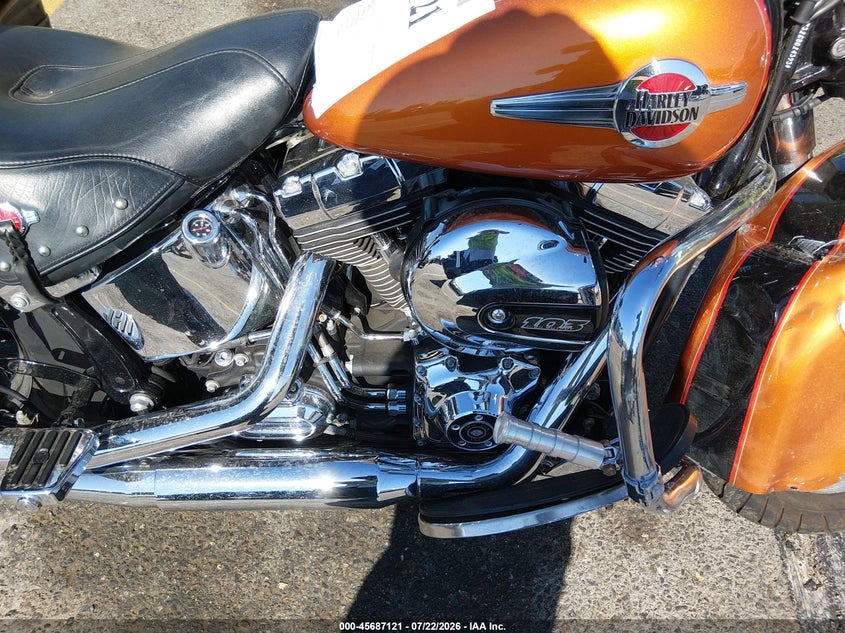 2016 HARLEY-DAVIDSON FLSTC auction photo 8