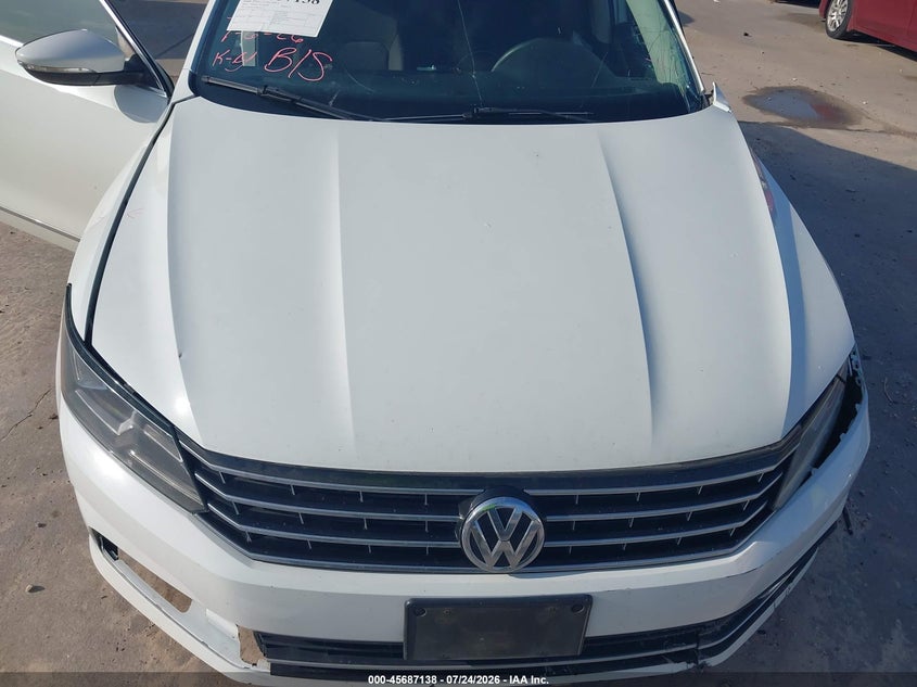 2016 VOLKSWAGEN PASSAT 1.8T S · Фото 10
