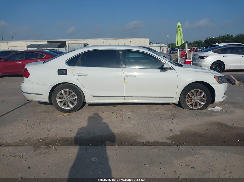 2016 VOLKSWAGEN PASSAT 1.8T S · Фото 13
