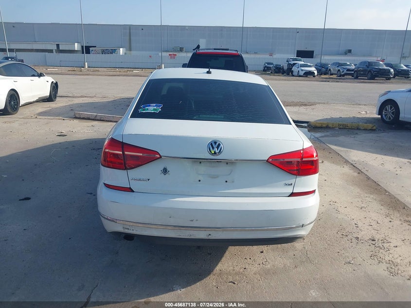 2016 VOLKSWAGEN PASSAT 1.8T S · Фото 16
