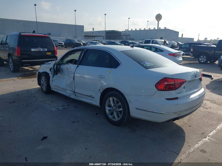 2016 VOLKSWAGEN PASSAT 1.8T S · Фото 3