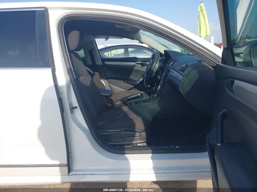 2016 VOLKSWAGEN PASSAT 1.8T S · Фото 5