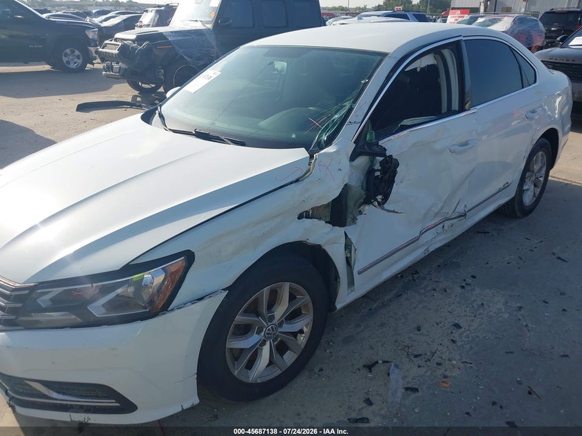 2016 VOLKSWAGEN PASSAT 1.8T S · Фото 6