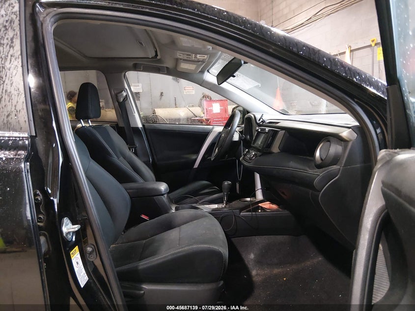 2015 TOYOTA RAV4 auction photo 5