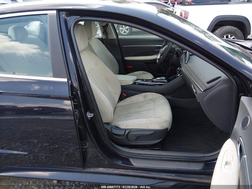 2023 HYUNDAI SONATA auction photo 5