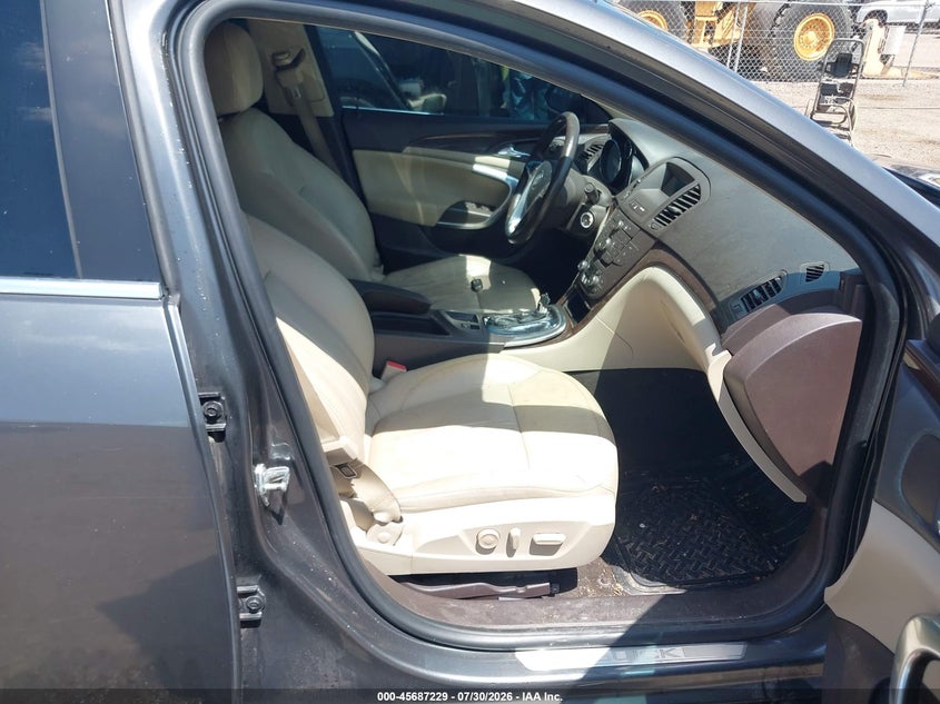 2011 BUICK REGAL auction photo 5