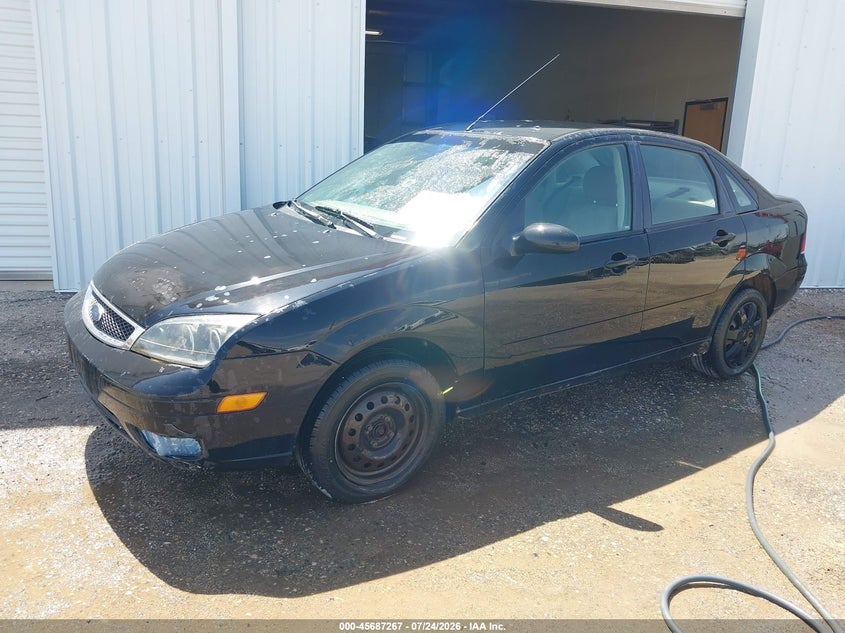 2005 Ford Focus, Обычный износ, IAAI, VIN 1FAFP34N35W280312 — фото 2