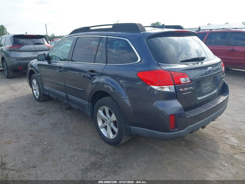 2013 SUBARU OUTBACK auction photo 3