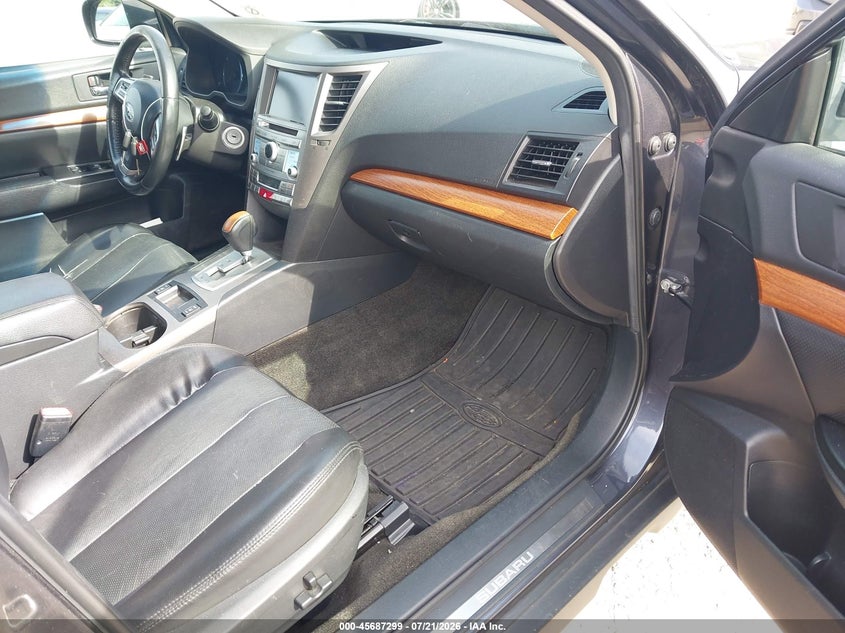 2013 SUBARU OUTBACK auction photo 5