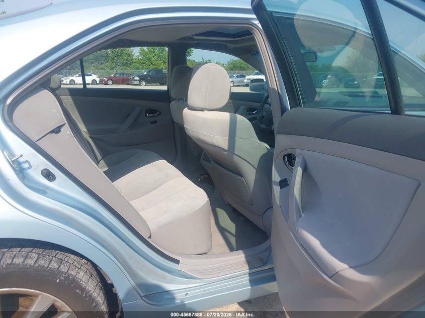 2009 TOYOTA CAMRY auction photo 8