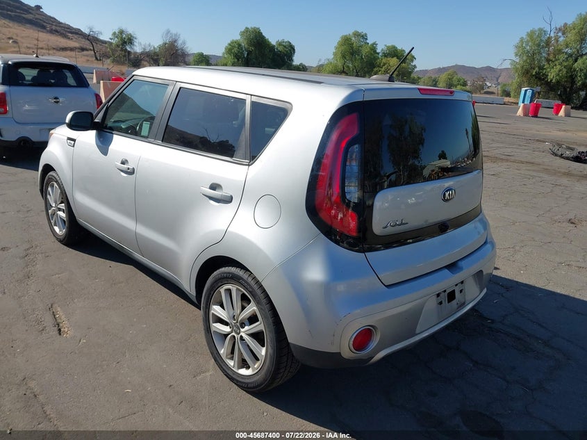 2017 KIA SOUL auction photo 3