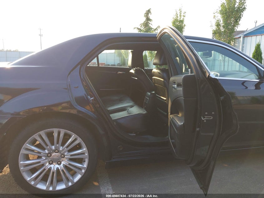 2011 CHRYSLER 300 auction photo 8