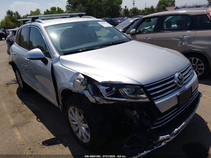 2015 VOLKSWAGEN TOUAREG auction photo 1
