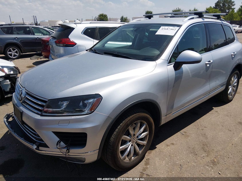 2015 VOLKSWAGEN TOUAREG auction photo 2