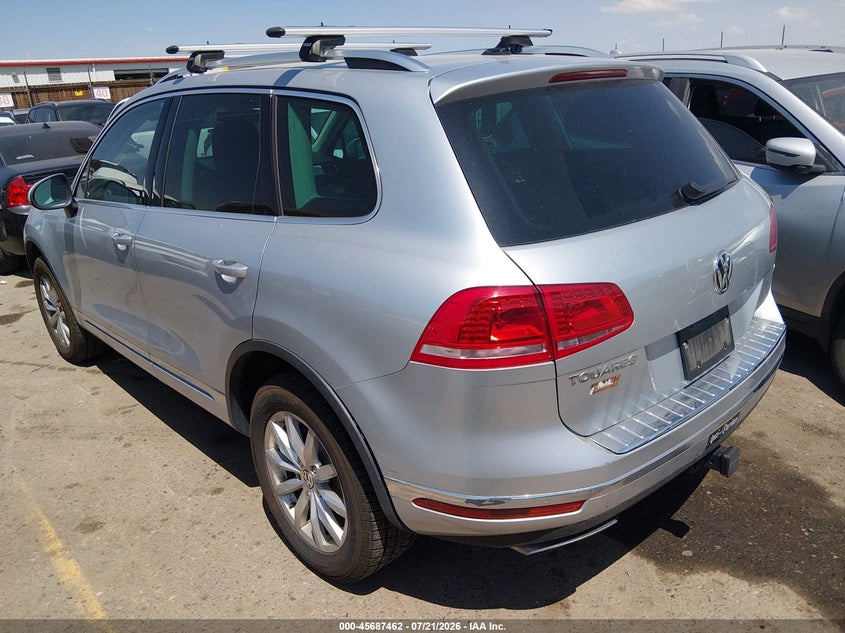 2015 VOLKSWAGEN TOUAREG auction photo 3