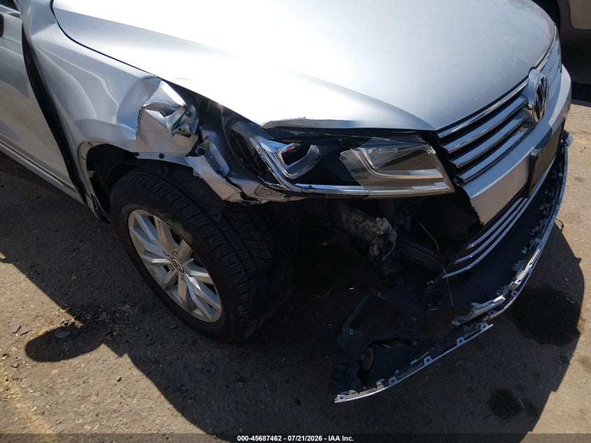 2015 VOLKSWAGEN TOUAREG auction photo 6
