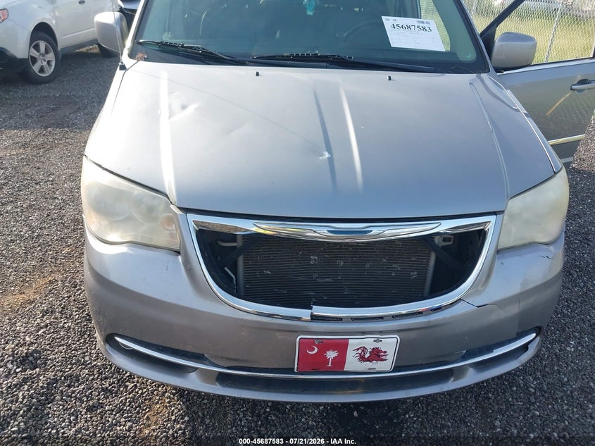 2014 CHRYSLER TOWN & COUNTRY auction photo 6