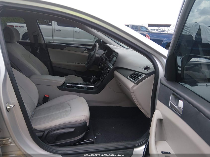 2017 HYUNDAI SONATA auction photo 5