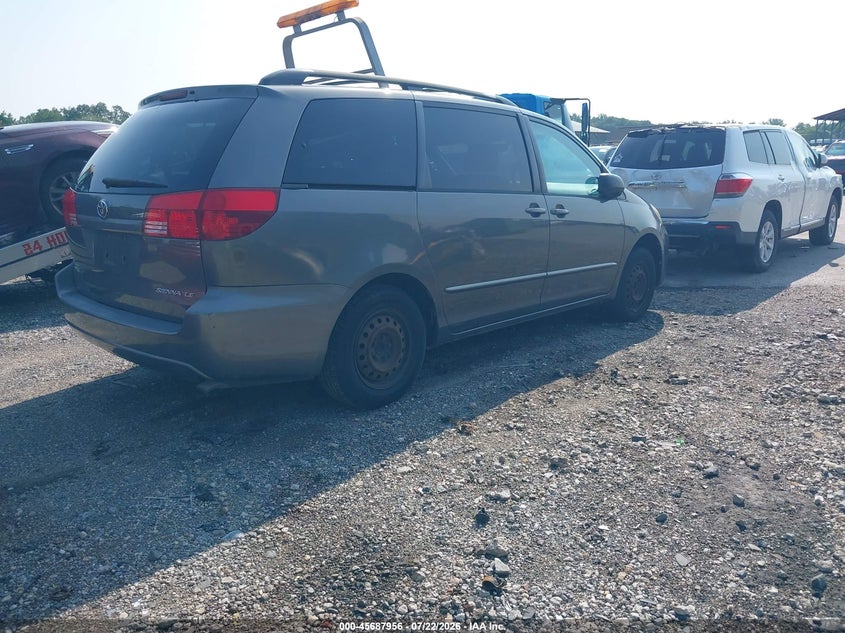 2004 TOYOTA SIENNA auction photo 4