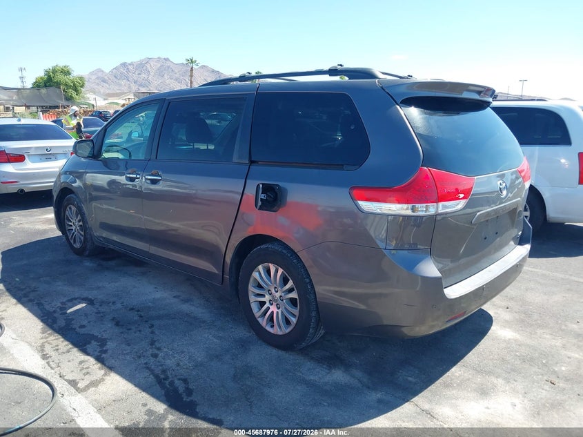 Vin: 5tdyk3dc9cs267061, lot: 46186583, toyota sienna xle v6 8 passenger 20123