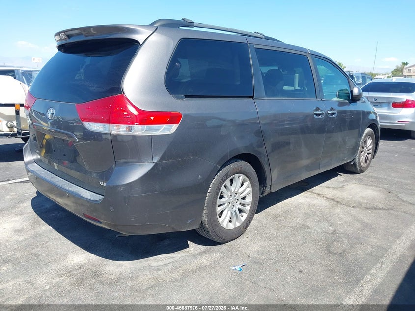 Vin: 5tdyk3dc9cs267061, lot: 46186583, toyota sienna xle v6 8 passenger 20124