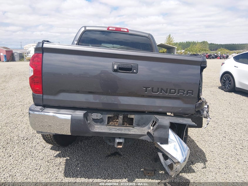 TOYOTA TUNDRA - zdjęcie 17